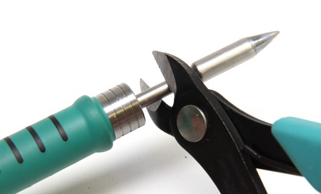 Removing Soldering Cartridges From The Tool